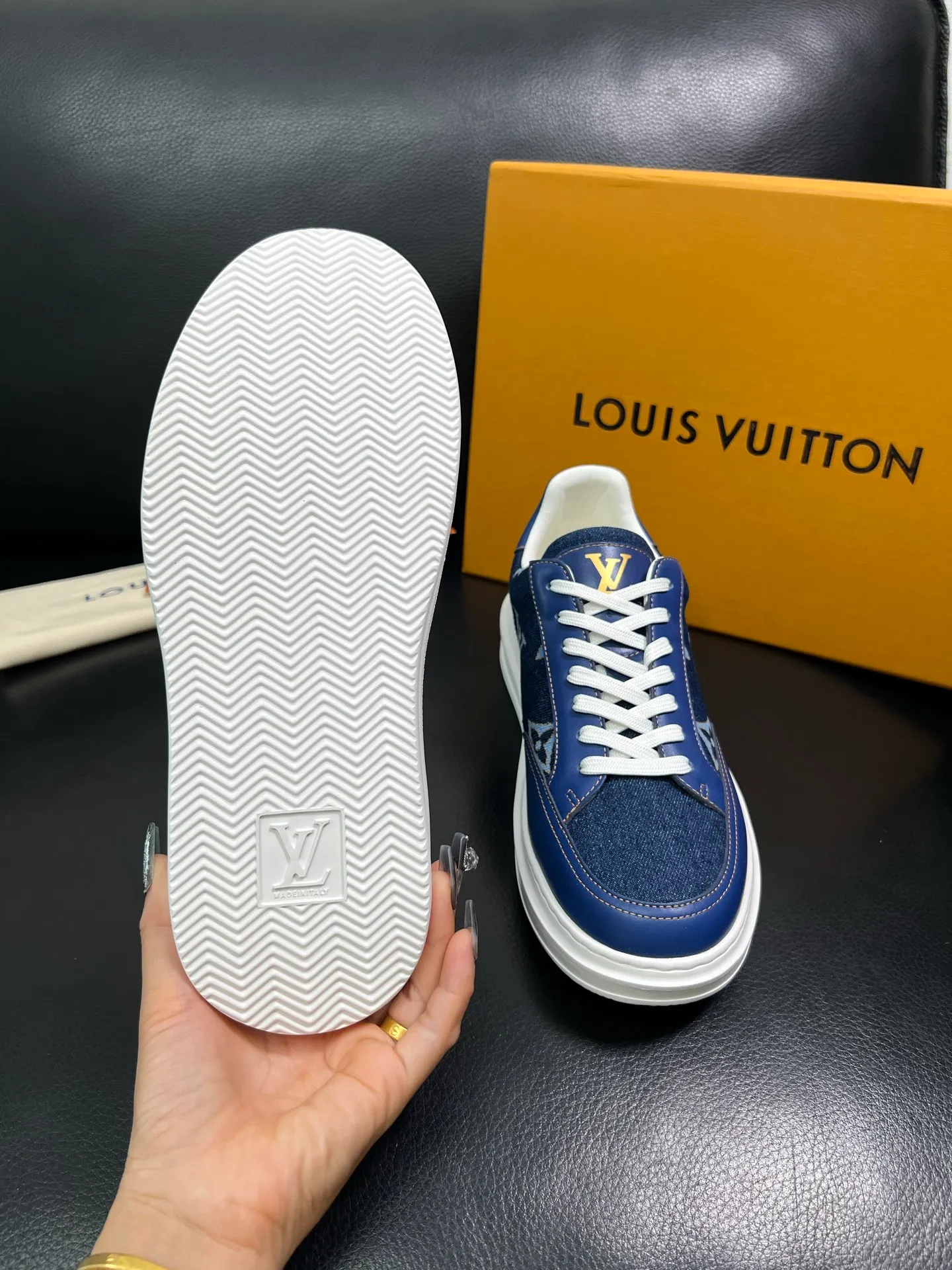 Men's shoes 💰740 Lv 🔍Top purchasing agent Louis Vuitton, sports sneakers counter synchronization, uppers imported from Italy, high-quality splicing with colorful and complex crafts, imported mesh pads are soft and comfortable, soles: original soles specially provided by the original factory, T men's shoes 💰U exclusive activity molded soles are super comfortable, original factory and single goods, high quality, welcome to compare, code number 38-44 (custom-made 45 46 )85867